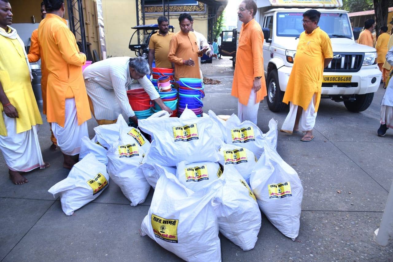 शांतिकुंज आपदा राहत दल रवाना