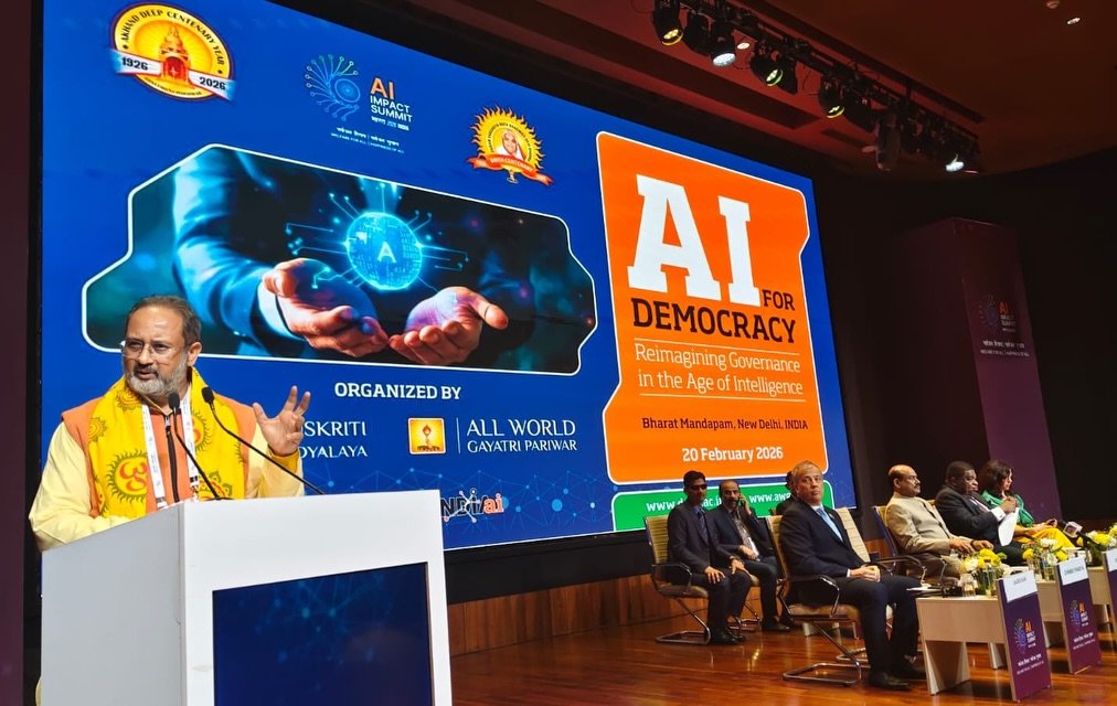 परिवर्तनकारी एआई के लाभ भी हानि भी - डॉ0 चिन्मय पाण्ड्या