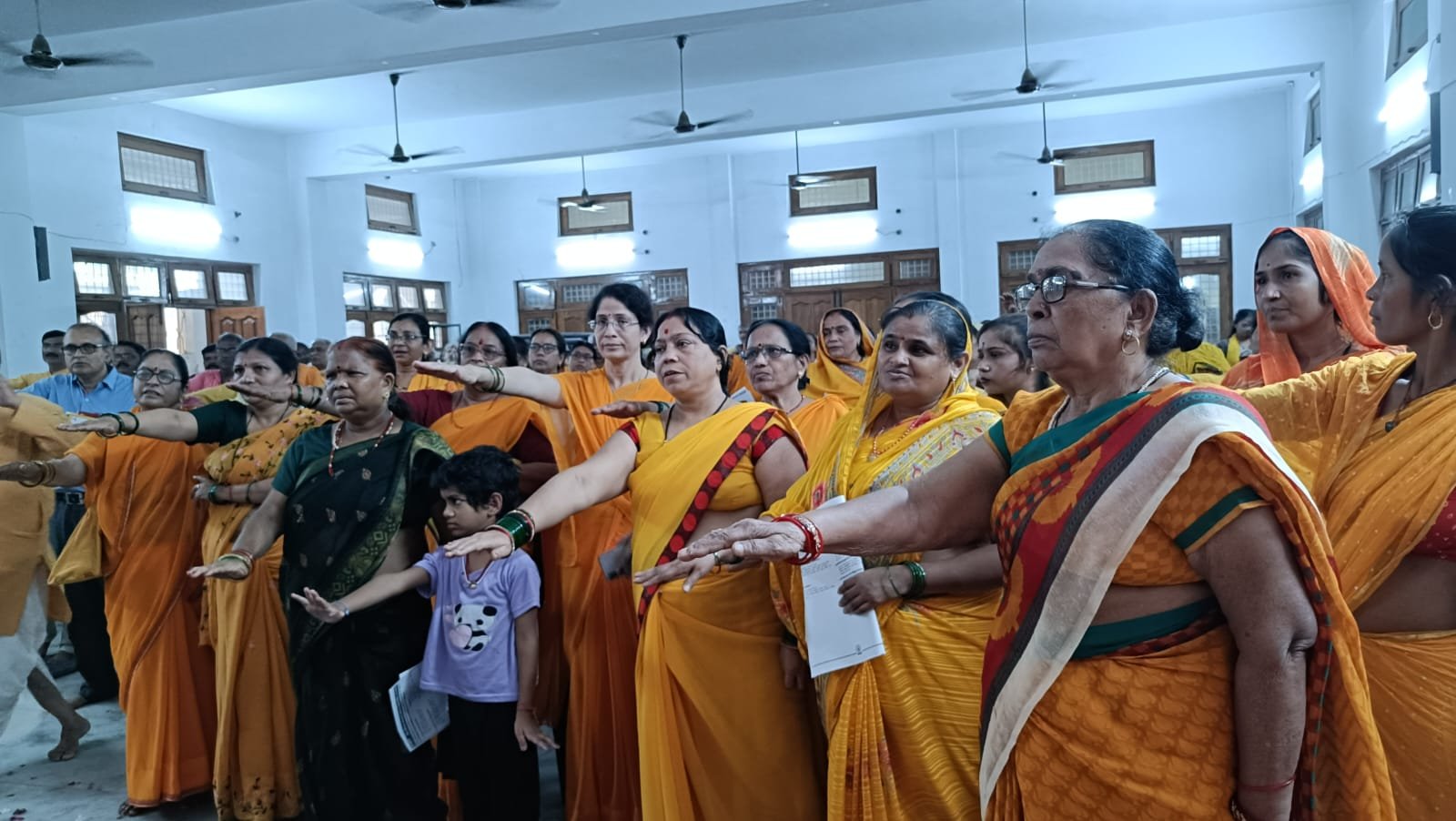 झांसी में हुई जनपदीय नारी जागरण एवं देव परिवार विस्तार संगोष्ठी