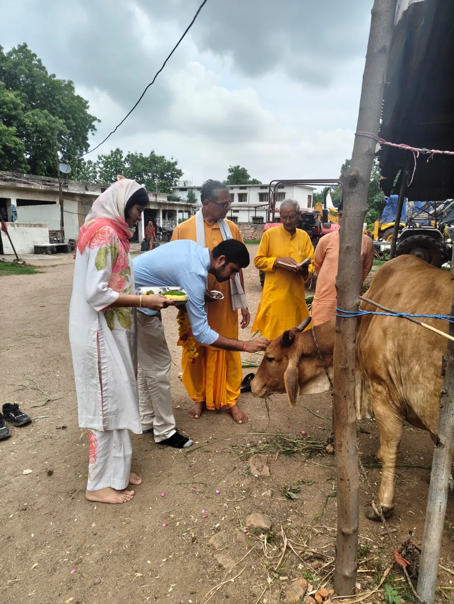 गुरु पूर्णिमा की पूर्व संध्या पर झांसी में गौसम्मान आवाहन अभियान सम्पन्न, गौसंरक्षण का लिया गया संकल्प